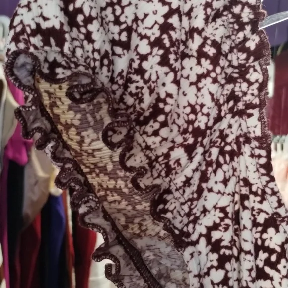 Floral  Women's Top - Picture 2 of 3